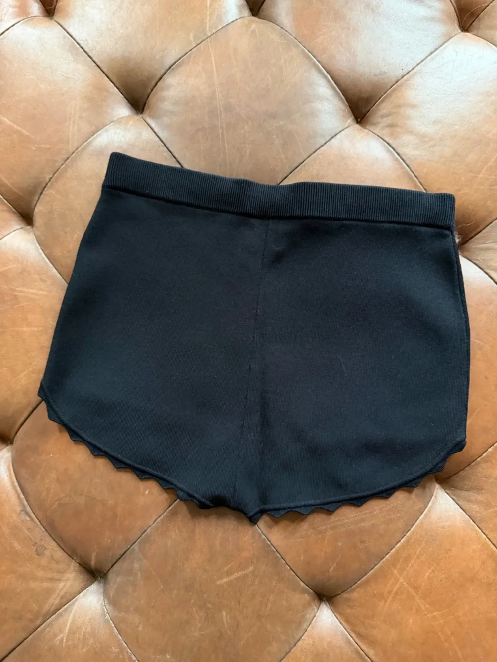 Helsa Black Scallop Trim High-Waist Shorts - Picture 3 of 3